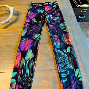 Nike pro flower jungle print leggings